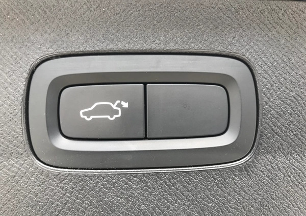 Volvo XC 90 cena 179900 przebieg: 132000, rok produkcji 2019 z Kwidzyn małe 781